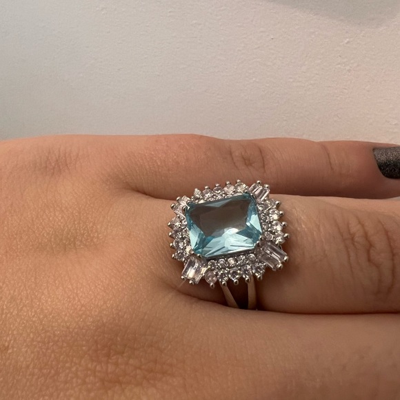 Unique ring - Picture 3 of 5